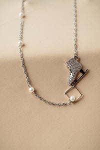 Square Pearl Skating Necklace