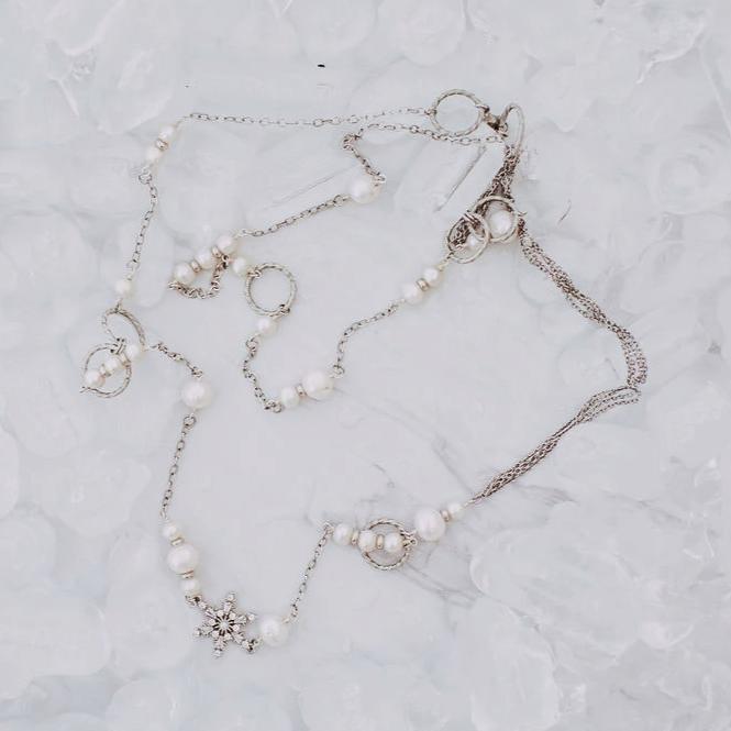Long Snowflake & Pearls Necklace